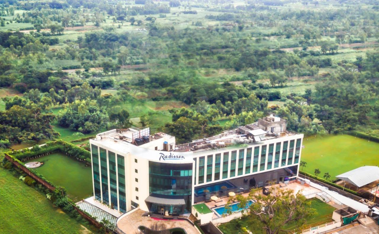 Radisson Hotel Bareilly Airport Екстериор снимка