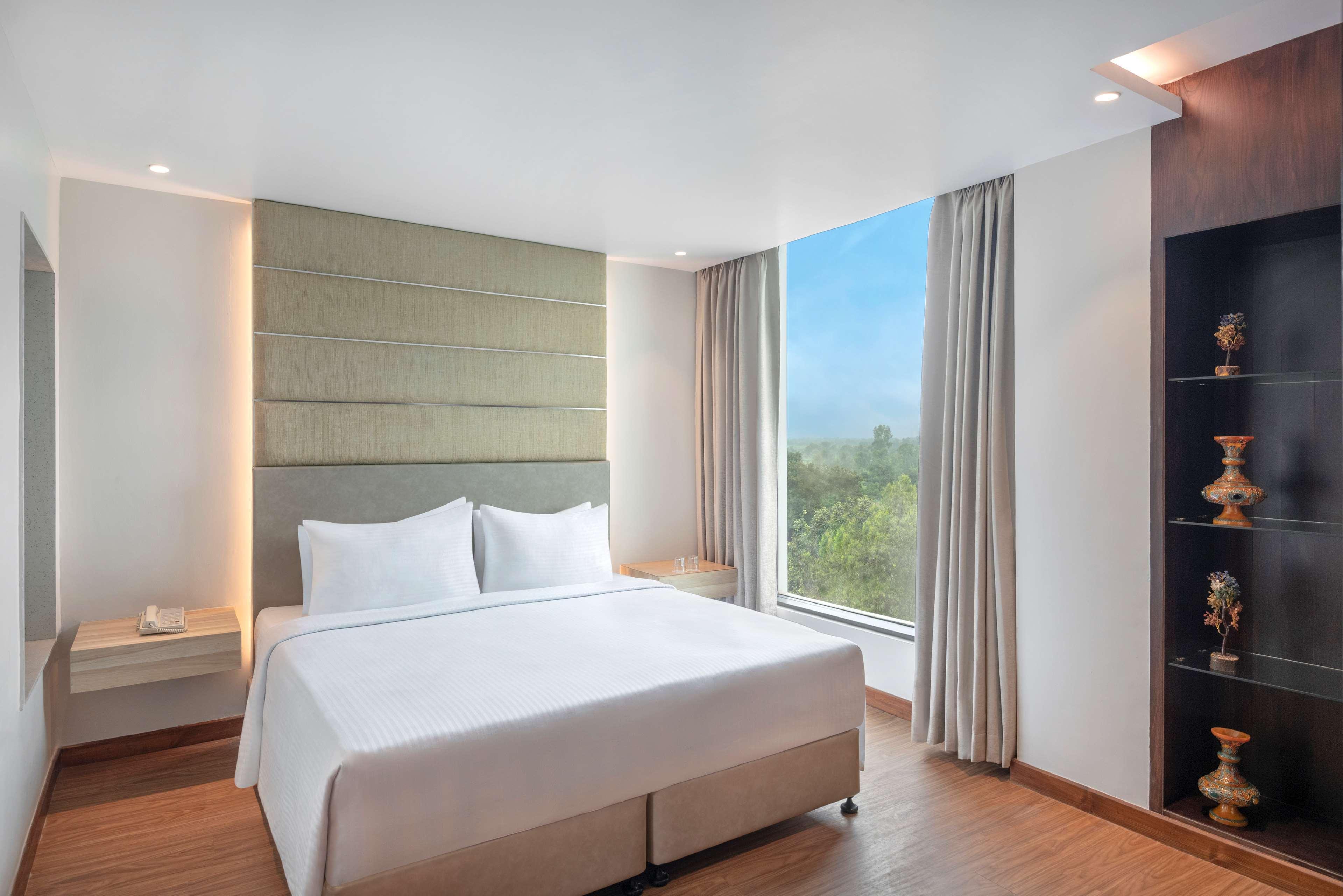 Radisson Hotel Bareilly Airport Екстериор снимка