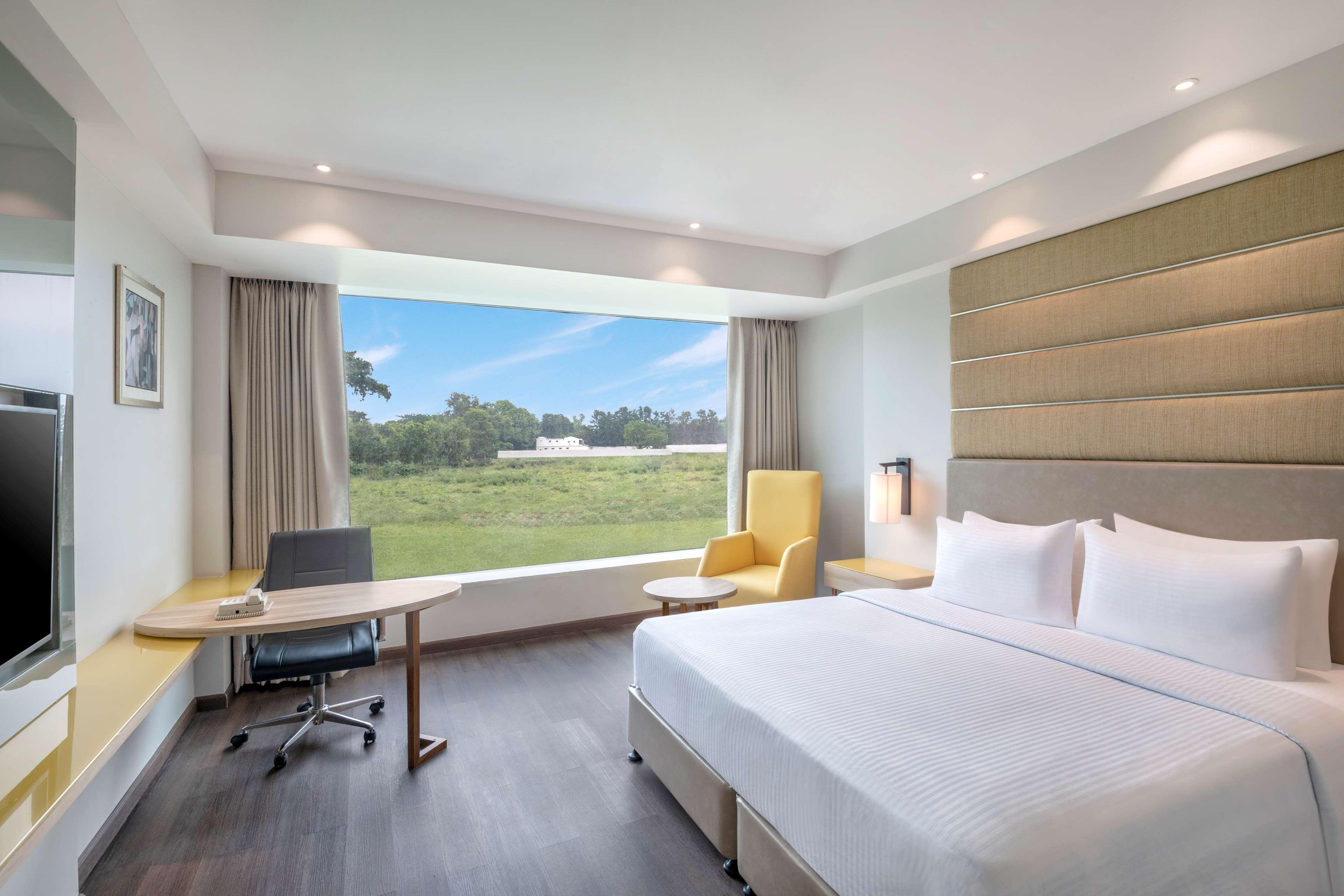 Radisson Hotel Bareilly Airport Екстериор снимка