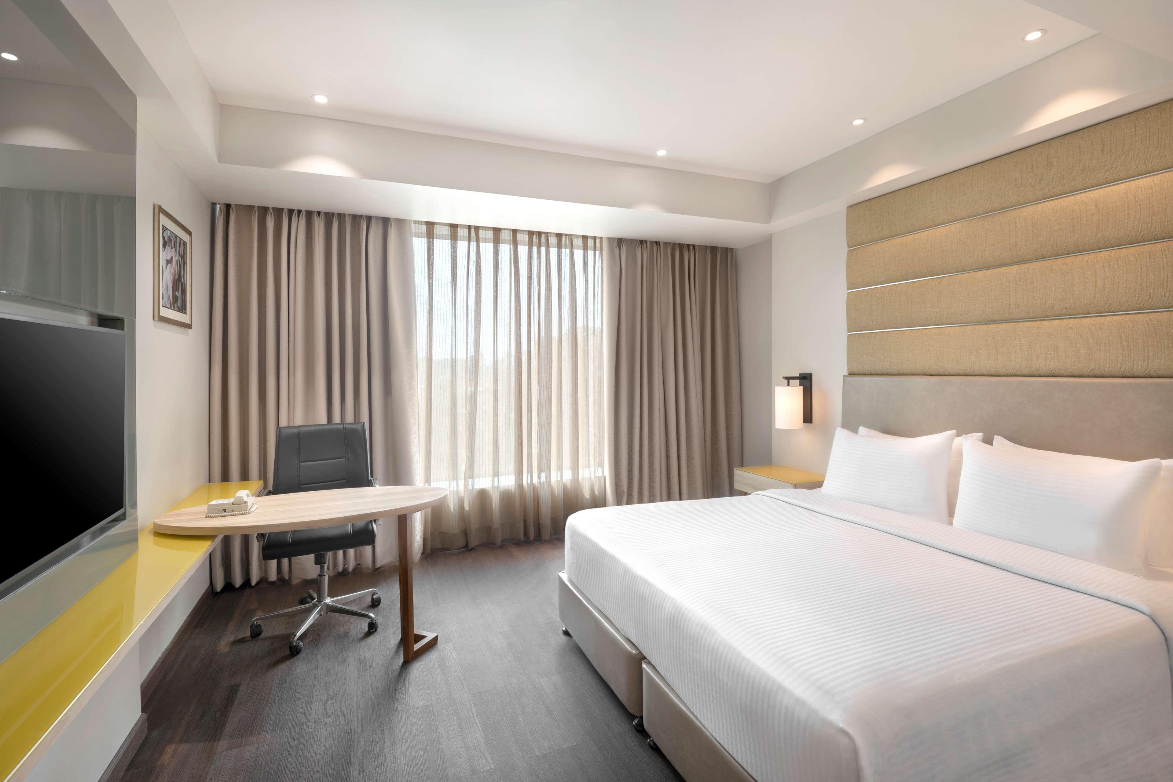 Radisson Hotel Bareilly Airport Екстериор снимка