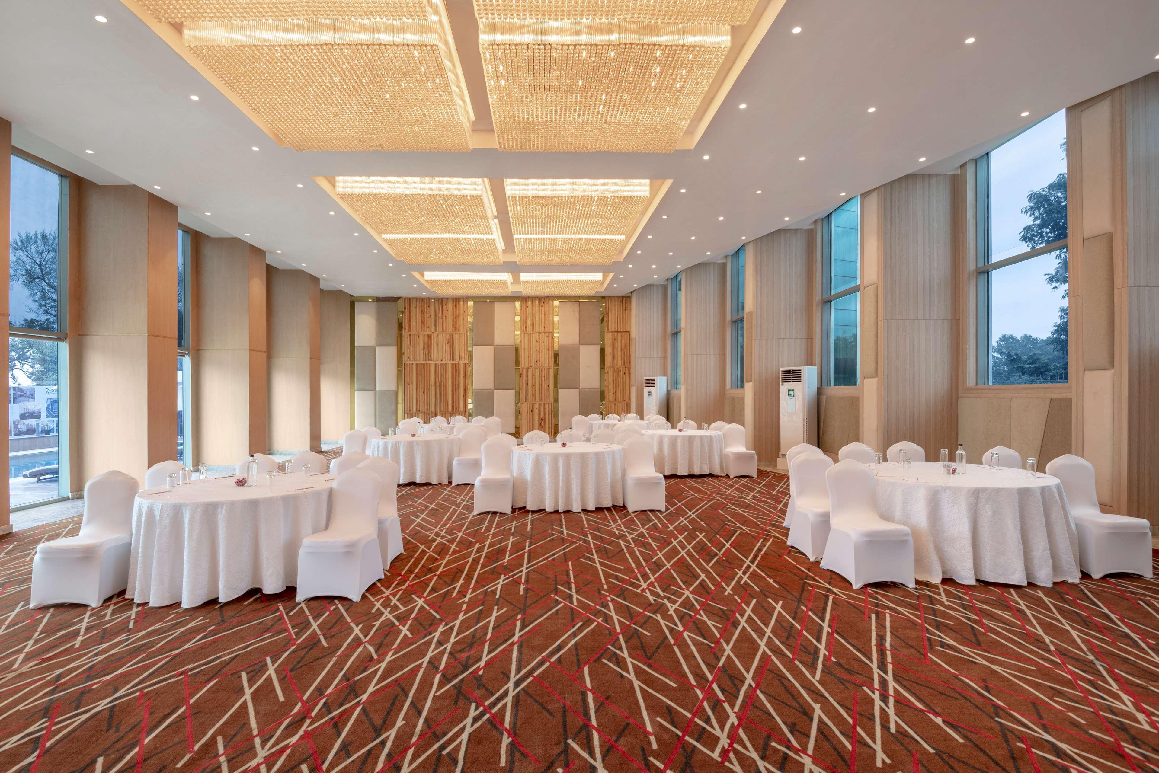 Radisson Hotel Bareilly Airport Екстериор снимка