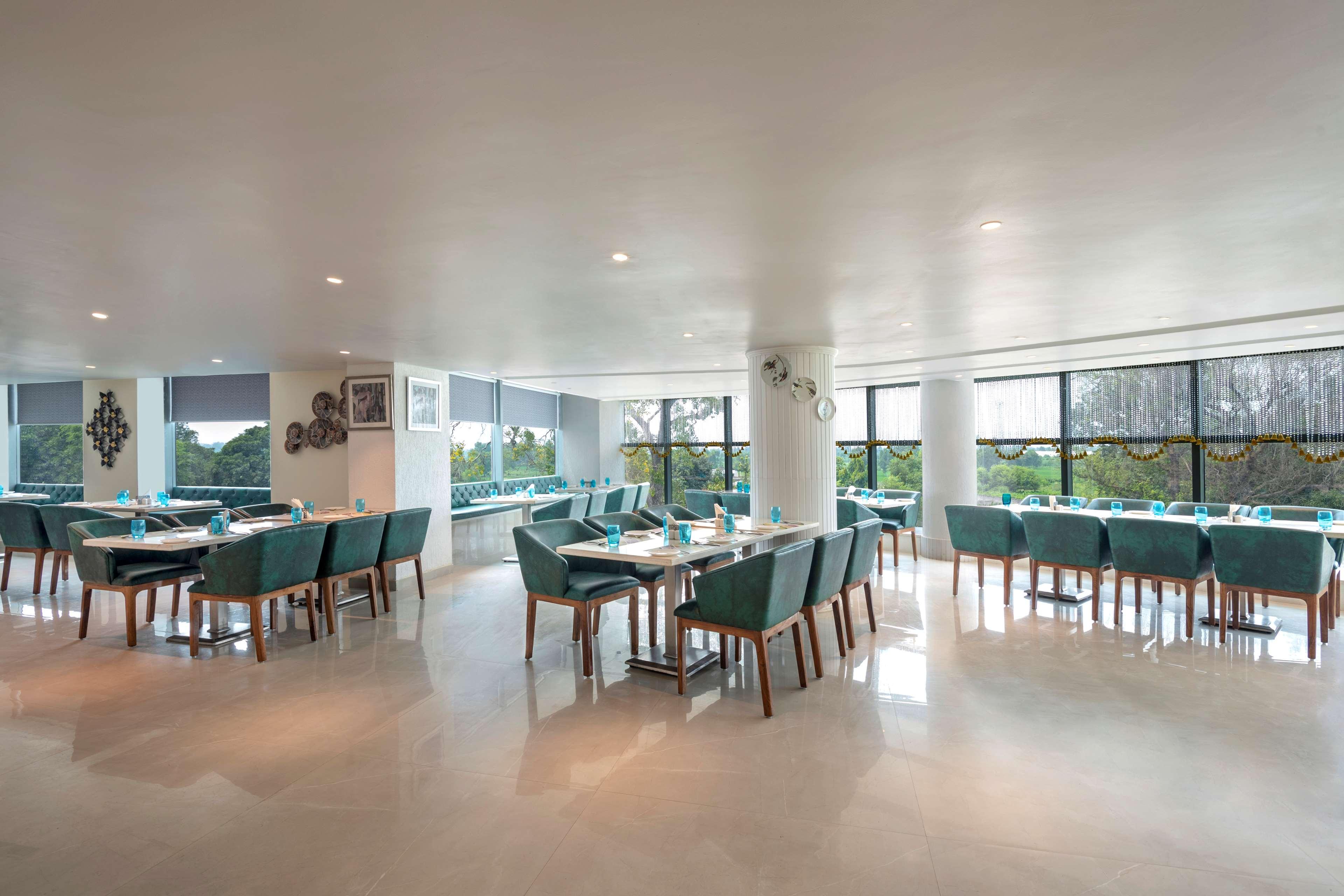 Radisson Hotel Bareilly Airport Екстериор снимка