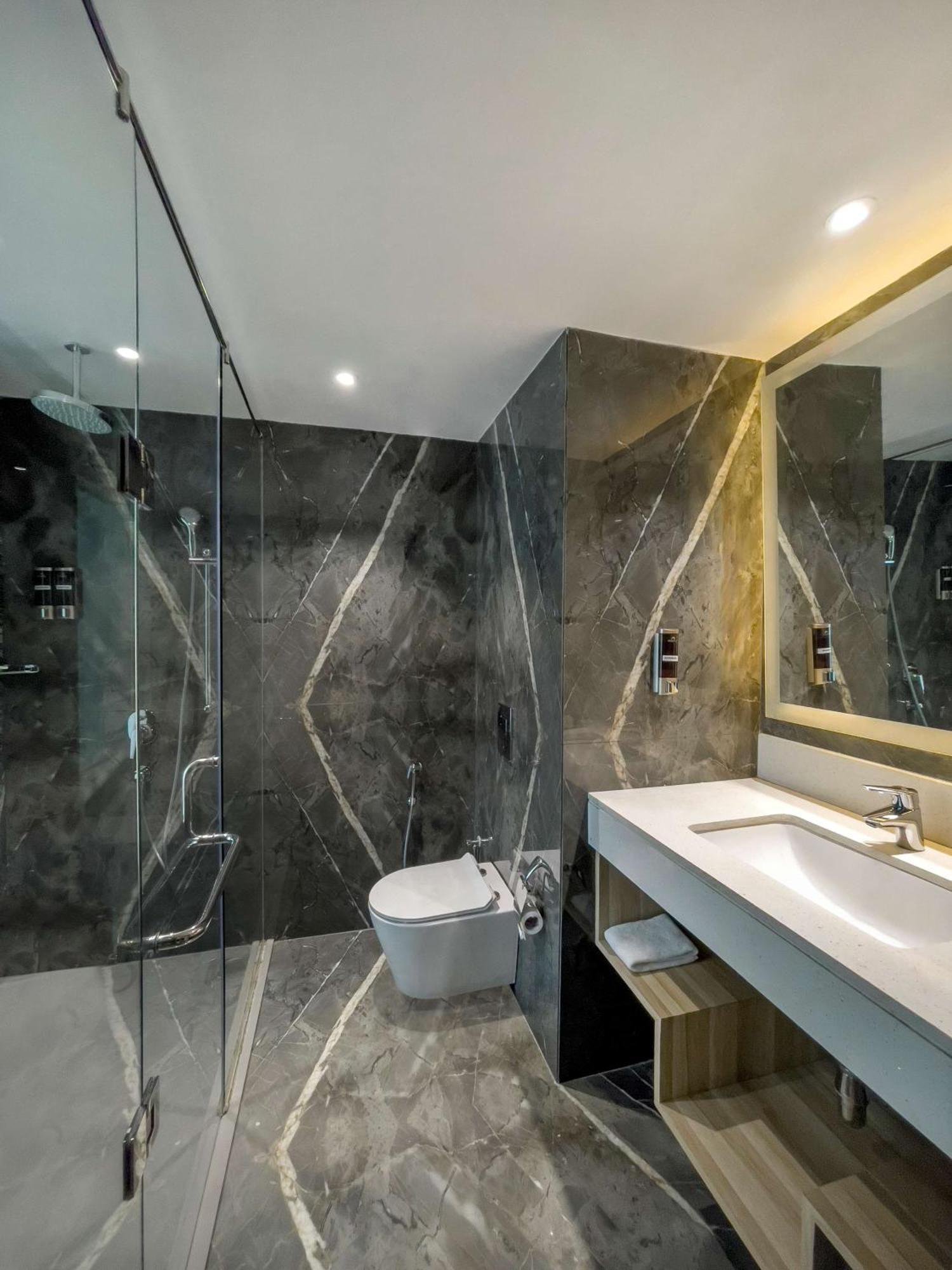 Radisson Hotel Bareilly Airport Екстериор снимка