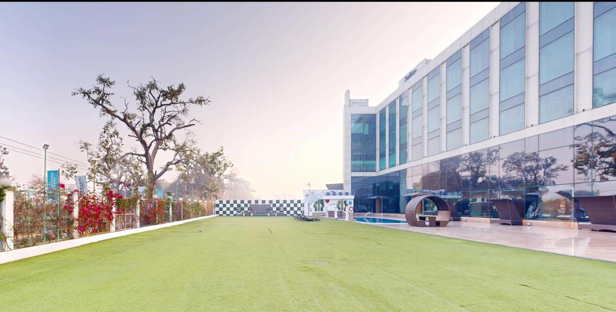Radisson Hotel Bareilly Airport Екстериор снимка