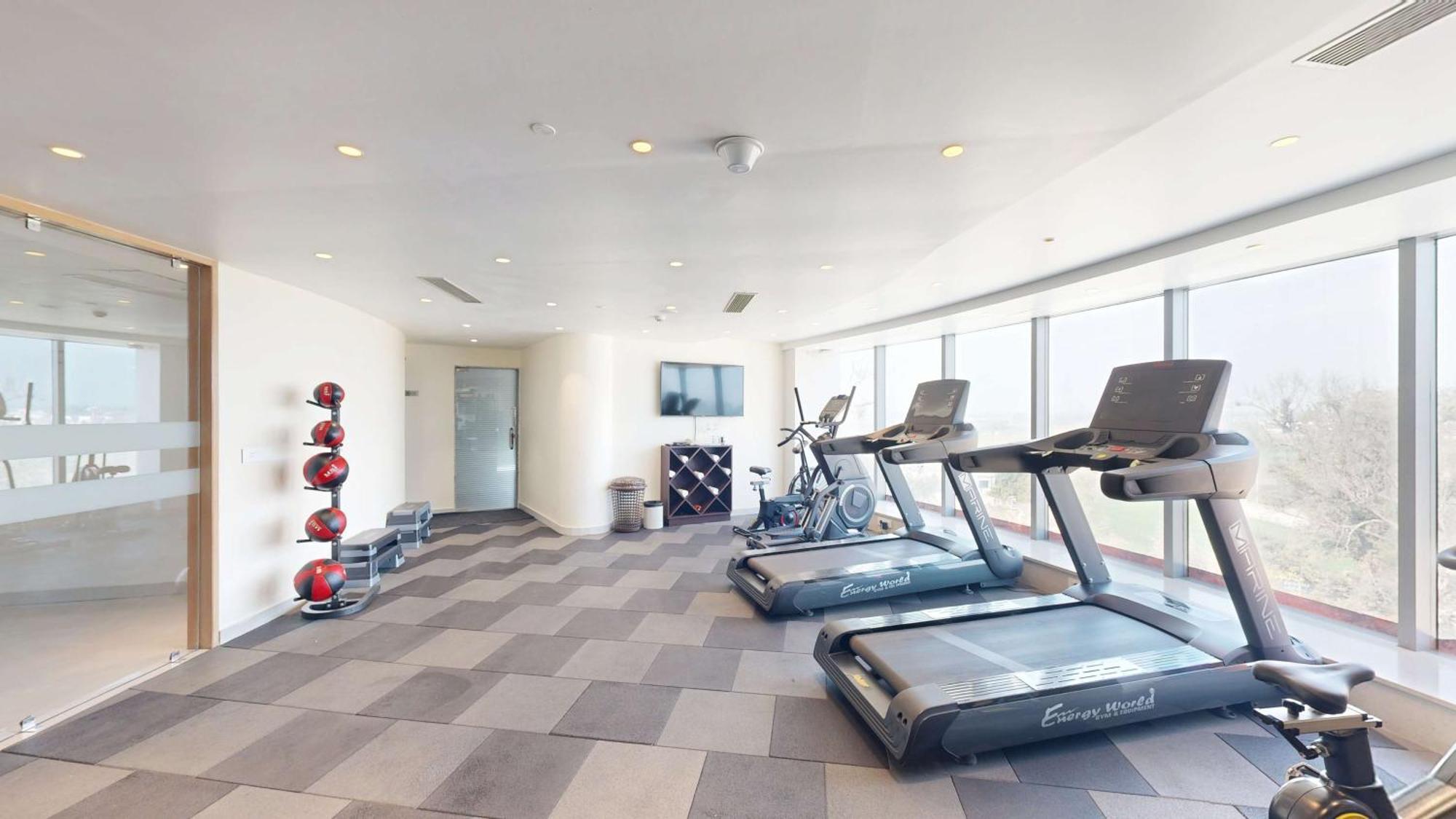 Radisson Hotel Bareilly Airport Екстериор снимка