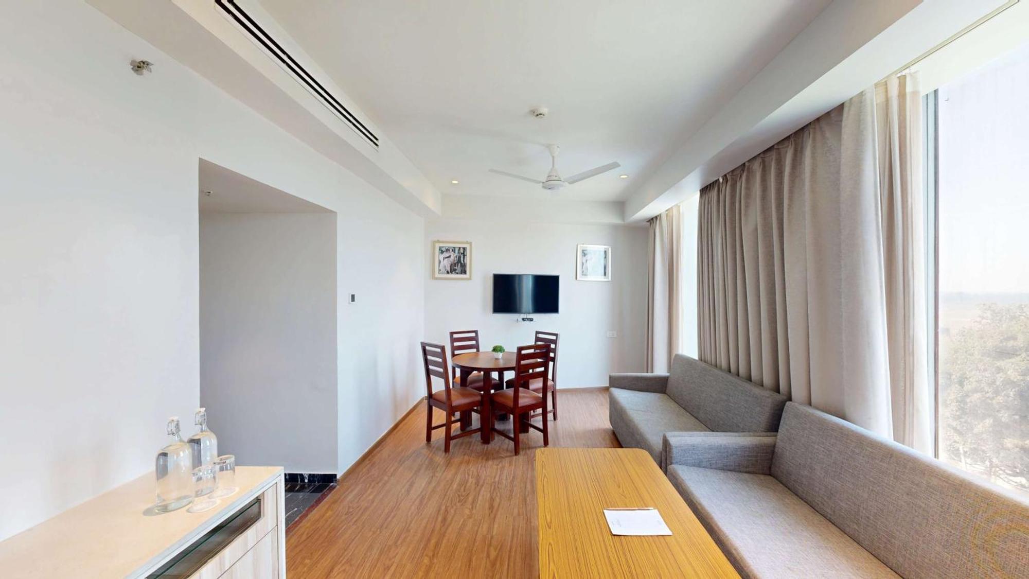 Radisson Hotel Bareilly Airport Екстериор снимка