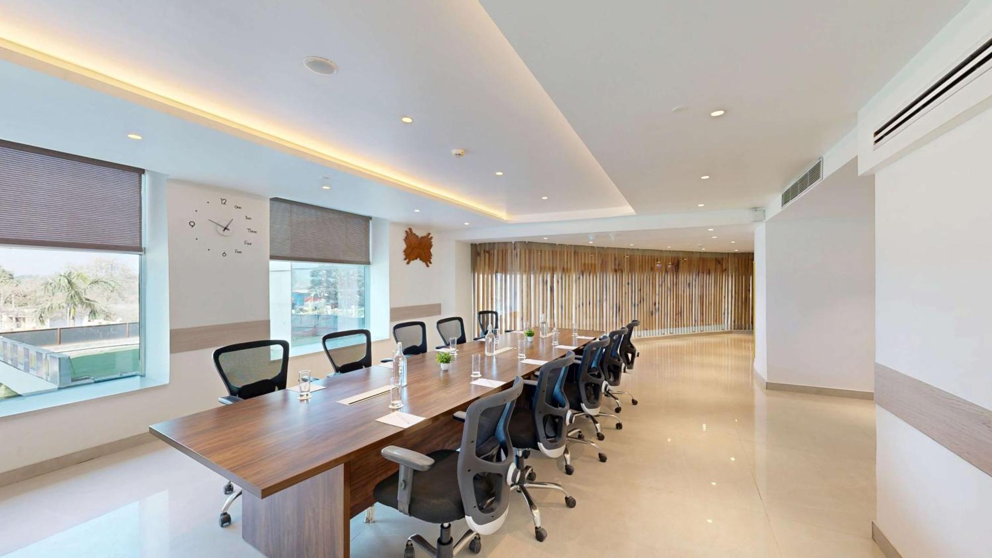 Radisson Hotel Bareilly Airport Екстериор снимка